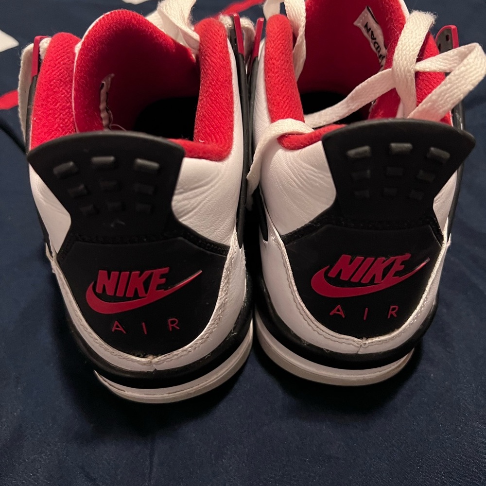 Jordan 4 - Picture 2 of 5